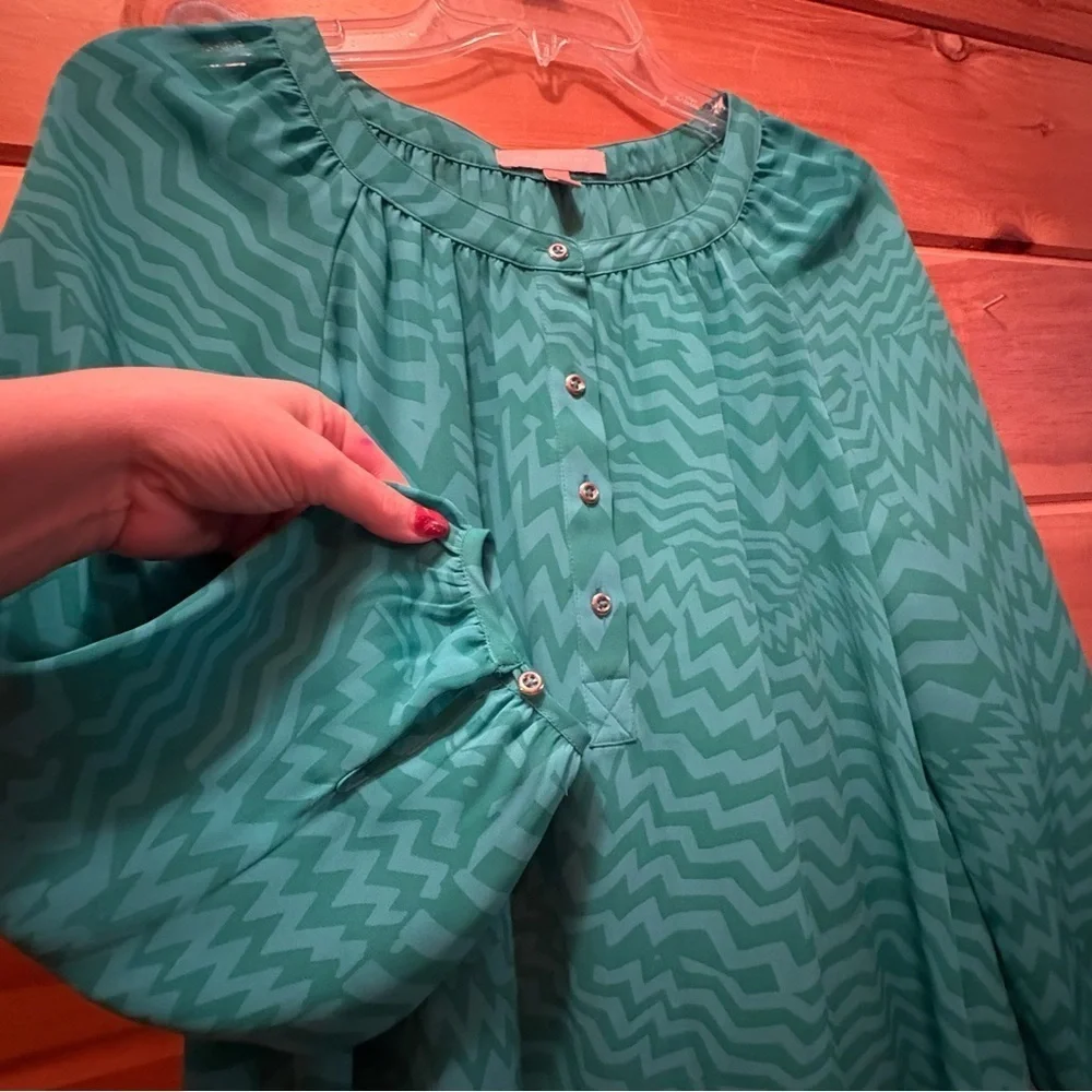 Banana Republic Blouse size Small